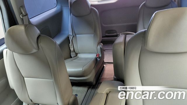Kia Carnival 11-Seater Deluxe 2020 — фото 16