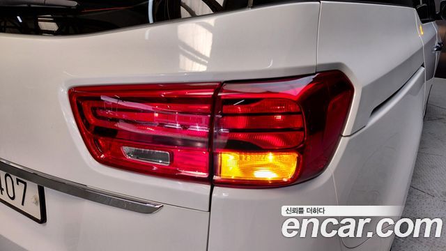 Kia Carnival 11-Seater Deluxe 2020 — фото 23