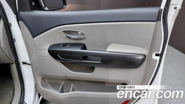 Kia Carnival 11-Seater Deluxe 2020 — фото 25