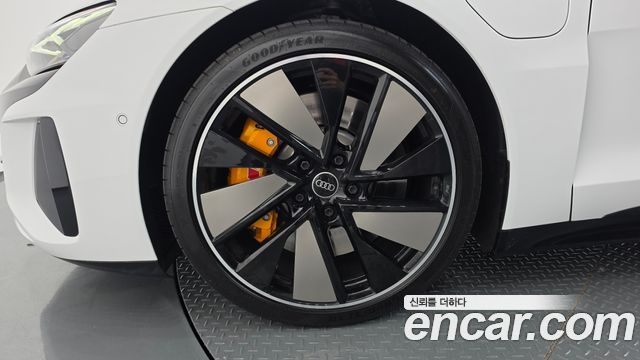 Audi e-tron GT GT quattro Premium 2023 — фото 5