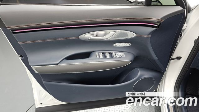 Genesis GV70 2.5T Gasoline 2WD 2025 — фото 24