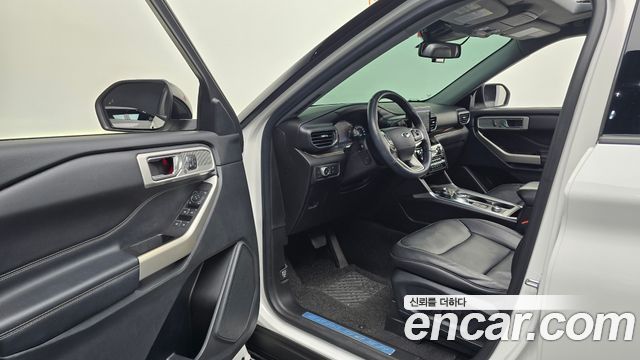 Ford Explorer (VI) 2.3 LimIted 4WD 2021 — фото 10