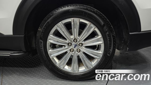 Ford Explorer (VI) 2.3 LimIted 4WD 2021 — фото 21