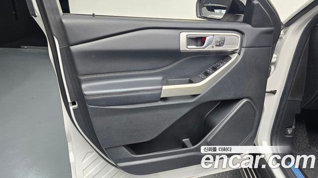 Ford Explorer (VI) 2.3 LimIted 4WD 2021 — фото 24