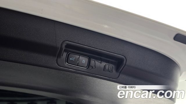 Ford Explorer (VI) 2.3 LimIted 4WD 2021 — фото 29