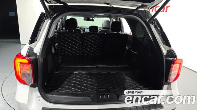 Ford Explorer (VI) 2.3 LimIted 4WD 2021 — фото 31