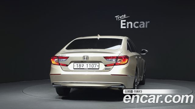Honda Accord (X) 2.0 Hybrid Touring 2018 — фото 4