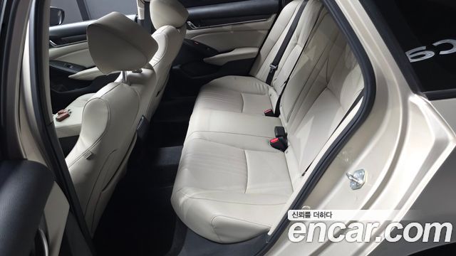 Honda Accord (X) 2.0 Hybrid Touring 2018 — фото 15