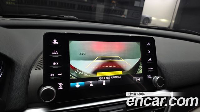 Honda Accord (X) 2.0 Hybrid Touring 2018 — фото 20