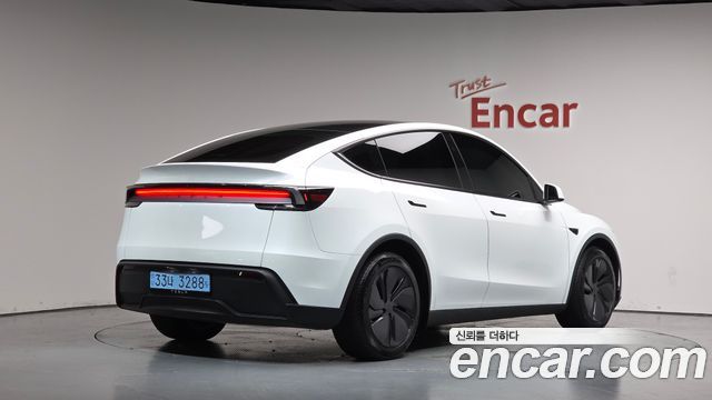 Tesla Model Y RWD 2025 — фото 2