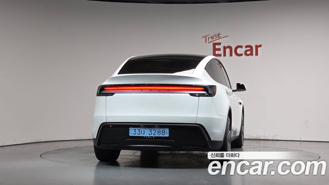 Tesla Model Y RWD 2025 — фото 4