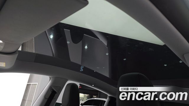Tesla Model Y RWD 2025 — фото 15
