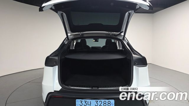 Tesla Model Y RWD 2025 — фото 20