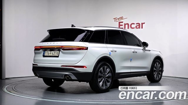 Lincoln Corsair 2.0 Reserve AWD 2022 — фото 2