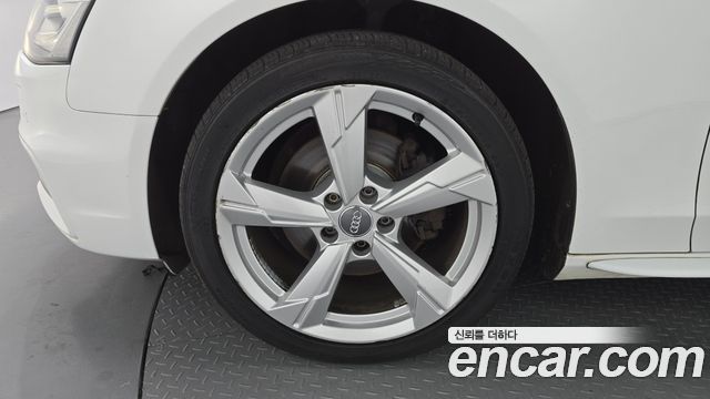 Audi A4 35 TDI Quattro Dynamic B8 2015 — фото 5