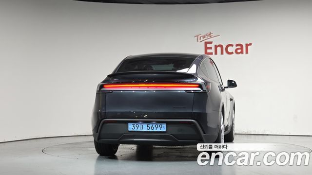 Tesla Model Y Long Range AWD 2025 — фото 4
