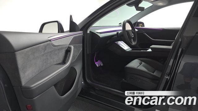 Tesla Model Y Long Range AWD 2025 — фото 10