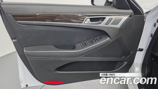 Genesis G80 3.3 GDI AWD Premium Luxury 2018 — фото 24