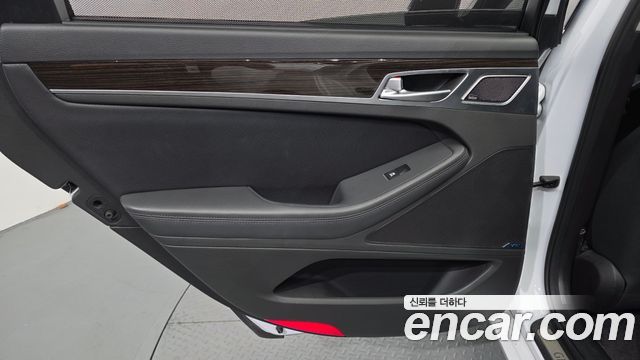Genesis G80 3.3 GDI AWD Premium Luxury 2018 — фото 25