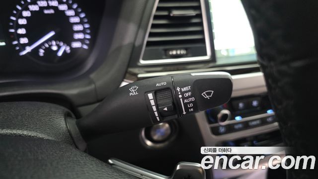 Genesis G80 3.3 GDI AWD Premium Luxury 2018 — фото 30