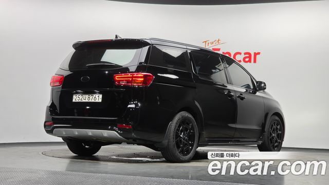 Kia Carnival 9-Seater Noblesse Special 2020 — фото 2