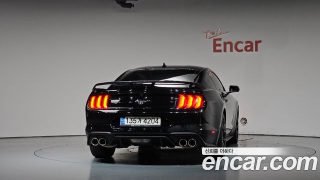 Ford Mustang Coupe 2020 — фото 4