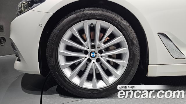 BMW 5 Series (G30) 530i Luxury Plus 2020 — фото 5