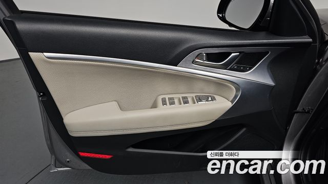 Genesis G70 2.0T AWD Elite 2019 — фото 29