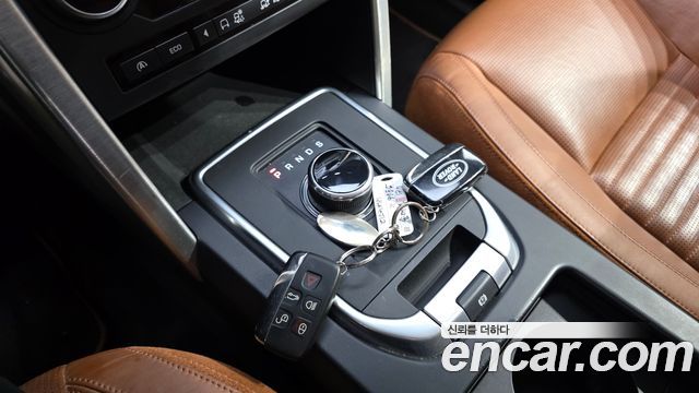 Land Rover Discovery Sport 2.0 TD4 HSE Luxury 2017 — фото 9