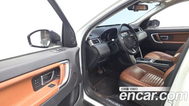 Land Rover Discovery Sport 2.0 TD4 HSE Luxury 2017 — фото 15
