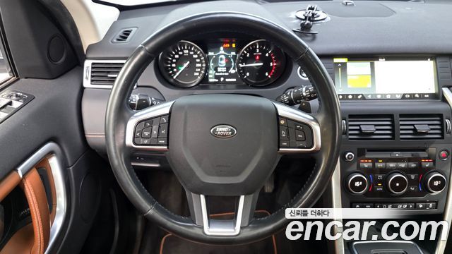 Land Rover Discovery Sport 2.0 TD4 HSE Luxury 2017 — фото 17