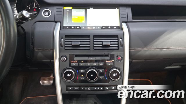 Land Rover Discovery Sport 2.0 TD4 HSE Luxury 2017 — фото 18