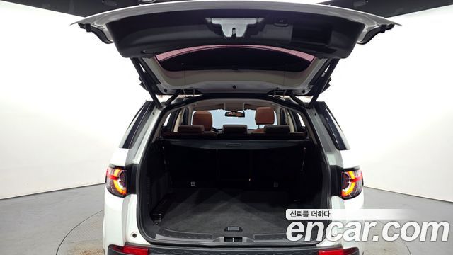 Land Rover Discovery Sport 2.0 TD4 HSE Luxury 2017 — фото 24