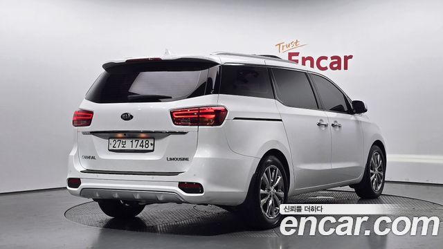 Kia Carnival 7-Seater Limousine President 2019 — фото 2