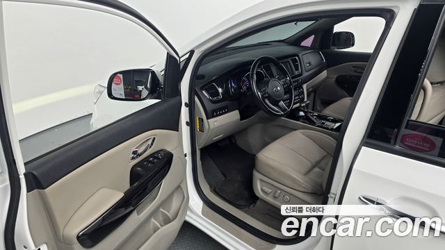Kia Carnival 7-Seater Limousine President 2019 — фото 11