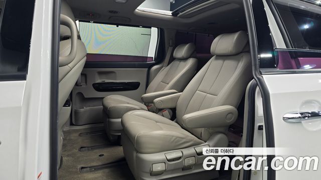Kia Carnival 7-Seater Limousine President 2019 — фото 12