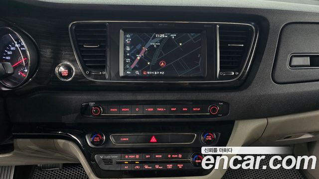 Kia Carnival 7-Seater Limousine President 2019 — фото 15
