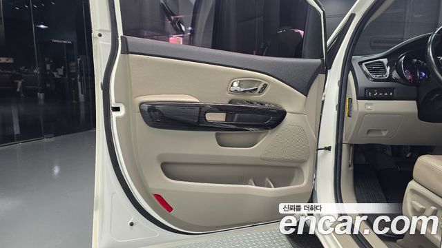 Kia Carnival 7-Seater Limousine President 2019 — фото 24