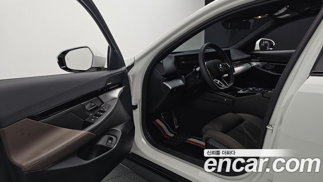 BMW 5 Series (G60) 520i M Sport 2024 — фото 10