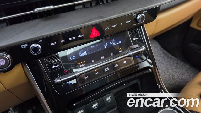 Kia Carnival (IV) Gasoline 9-Seater Signature 2023 — фото 30
