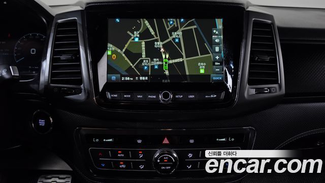KG Mobility (SsangYong) Rexton Sports Khan Diesel 2.2 2WD Prestige 2023 — фото 12