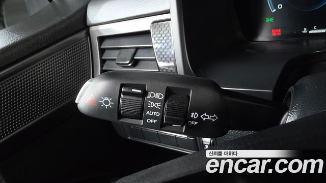 KG Mobility (SsangYong) Rexton Sports Khan Diesel 2.2 2WD Prestige 2023 — фото 30