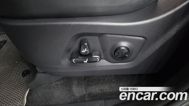 KG Mobility (SsangYong) Rexton Sports Khan Diesel 2.2 2WD Prestige 2023 — фото 32