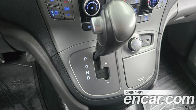 Hyundai Grand Starex 4WD Wagon 11-Seater Modern 2019 — фото 9