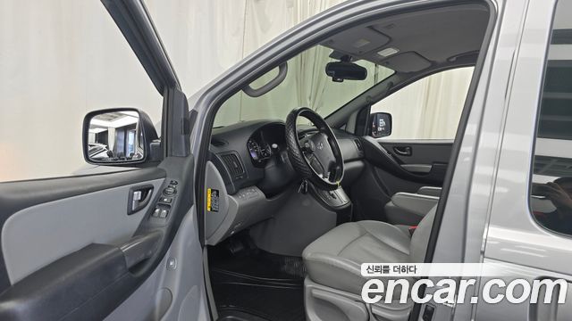 Hyundai Grand Starex 4WD Wagon 11-Seater Modern 2019 — фото 10