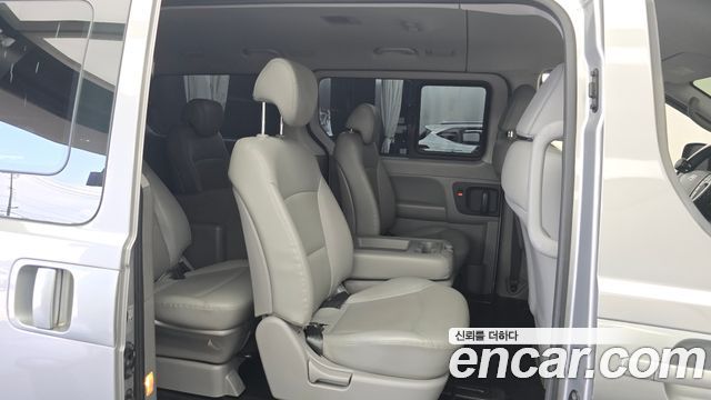 Hyundai Grand Starex 4WD Wagon 11-Seater Modern 2019 — фото 12