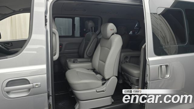 Hyundai Grand Starex 4WD Wagon 11-Seater Modern 2019 — фото 13