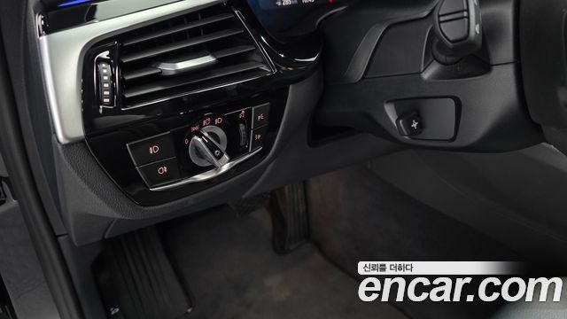 BMW 5 Series (G30) 520i Luxury 2020 — фото 28