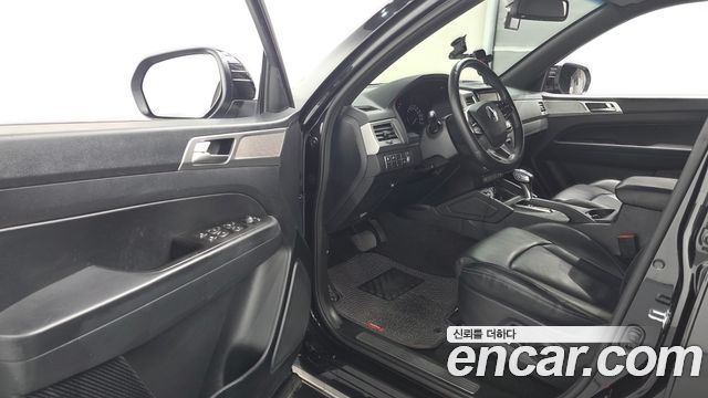 KG Mobility (SsangYong) Rexton Sports Khan Diesel 2.2 4WD Professional X (5-Link) 2019 — фото 10