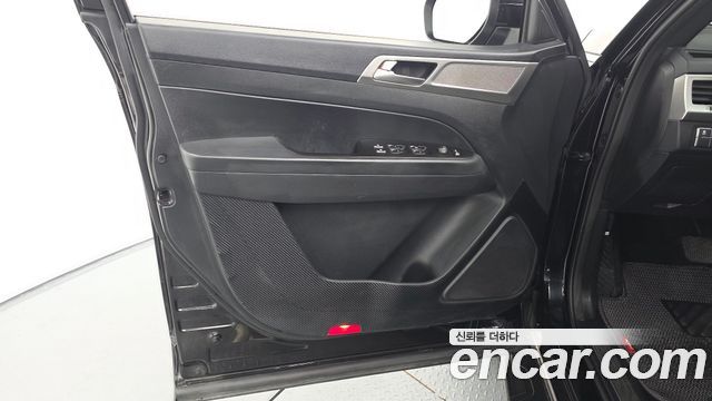 KG Mobility (SsangYong) Rexton Sports Khan Diesel 2.2 4WD Professional X (5-Link) 2019 — фото 24